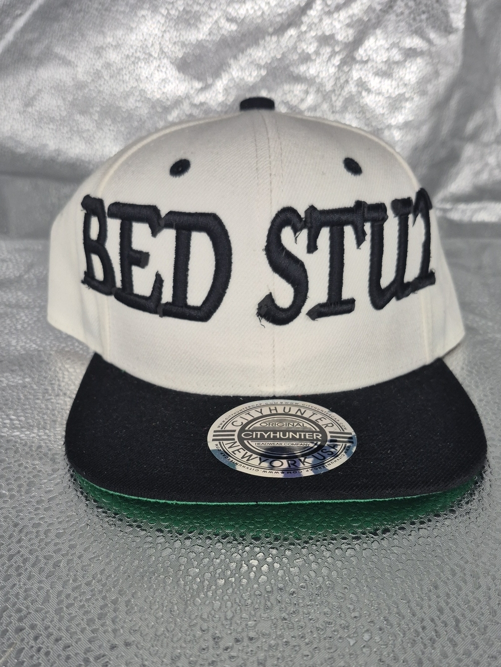 City Hunter Bed Stuy White and Black Snapback Hat - New